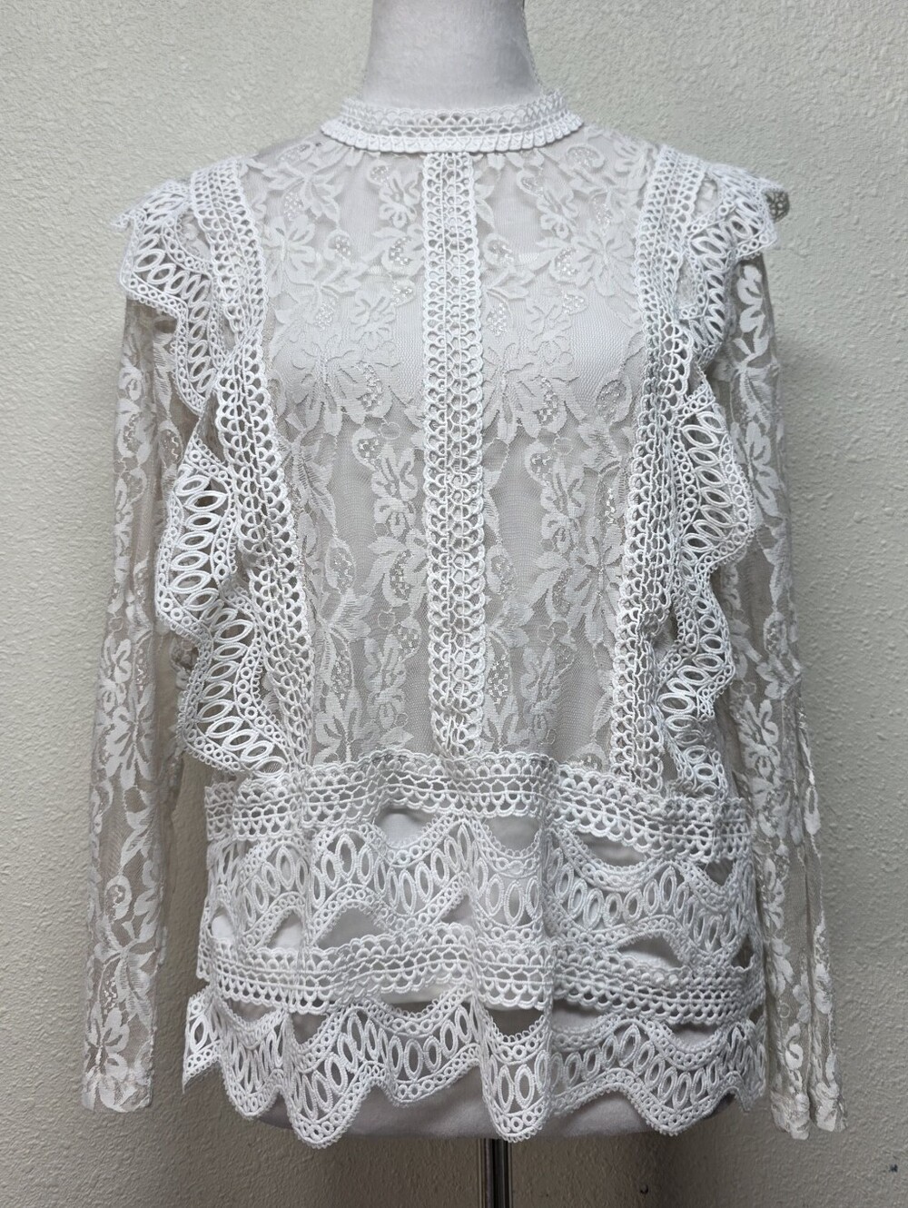 Victorian Adiva White Ruffled Lace Blouse w Bottle Mandarin Collar Size Medium